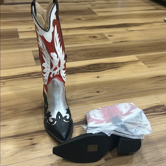 Mi.iM Western Midi Boots Size 10 Pointed Toe Red Silver Black Block Heel NEW - Picture 10 of 11